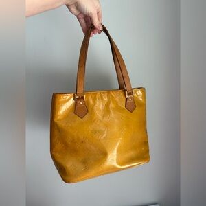 Louis Vuitton Vernis Zip-top
Tote Bag